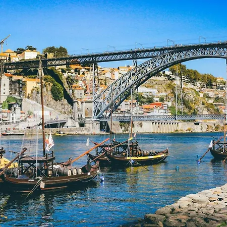 Douro Riverfront 2br With Private Terrace & Garage Апартаменты *