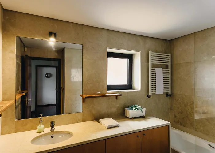 Douro Riverfront 2br With Private Terrace & Garage *