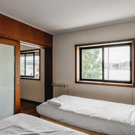 Riverfront Haven Family's Choice With Free Garage * Porto